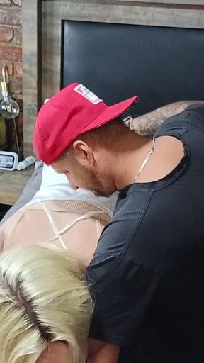 Finger a Blond and She Dident Love Iet