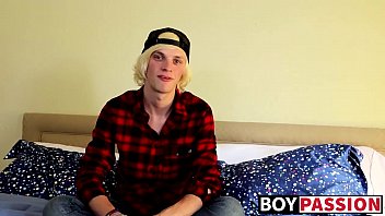 Twink blondie Kayden shares his solo adventure with everyone