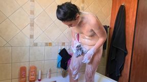 Big Ass Small Boobs Slut Enjoys a Warm Soapy Bath, Close Ups