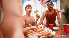 Fourth of July a la gay porn - Finn Harding and Felix Fox