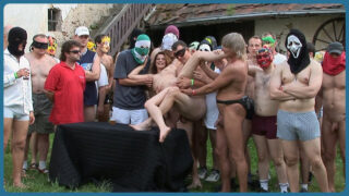 Інтенсивна оргія-груповий секс для Сюзан Венера: грубий анальний трах, мінет та дикі оргазми