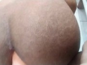 Colocando meu maior consolo no meu cuzinho