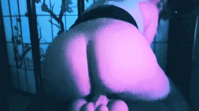 Anal Dildo Ride - Big Butt Goth Girl