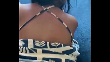 Corno amador exibindo a esposa 18 anos novinha gostosa