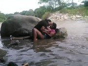 nos fuimos pal rio mi hermanastra y yo y nos grabamos teniendo sexo