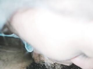 Me masturba bien rico con sus grandes tetas naturales y su garganta profunda