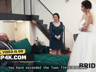 BRIDE4K. This bride's natural body turned everybody on