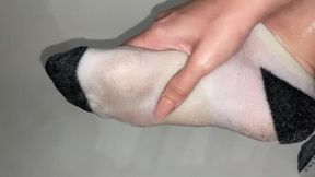 Foot Oil Massage in Ankle Socks