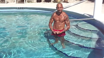 THE HARDBODY ITALIAN MAXXX LOADZ AT THE POOL