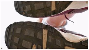 Rough giant lassie crushes everything with her red Nikes, fc141x 2160p