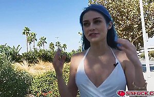 Jewelz has a vibrator in her pussy while Alex uses the remote to pleasure her in public