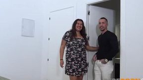 Hot THREESOME with a seductive mature mom!