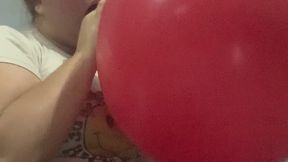 Jen inflates 36 inch balloon B2P