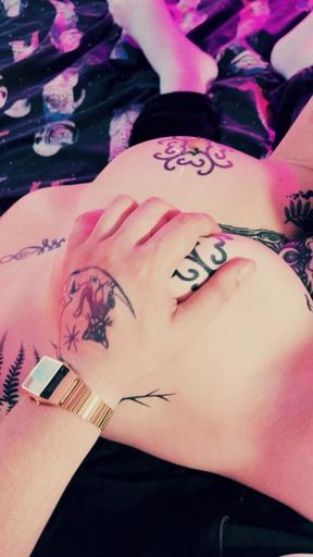 Divine Eve is playing with her photographer