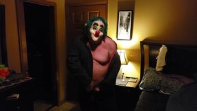 SCARY CLOWN JERKS OFF FOR YOU!