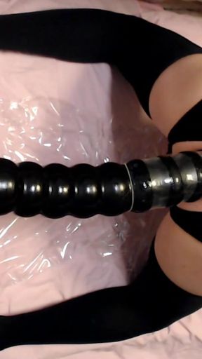 Must-share moment from "Small worm style toy for my tiny ass"