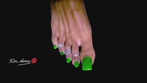 Long green toenails