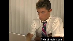 Old on young gay porn tube Blair Mason and Kayl O'_Riley are bored