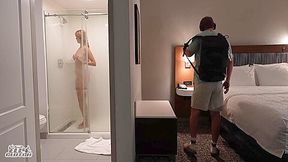 Hotel Mix-up Leads To Sloppy Midnight Hook-up ! 18 Min