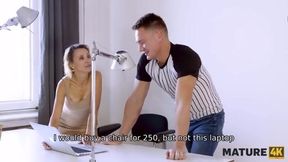 Stunning Mature Starlet Over 40 Shows Off Her Allure in a Captivating Encounter