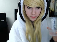 Amateur Blonde Teen Plays Solo with Toy Webcam Porn