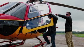 Hot Chicken Sits on a Huge Cock