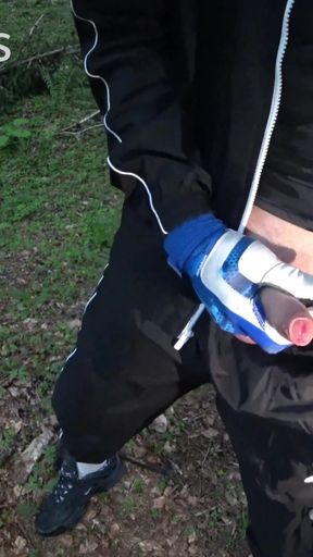 Must-share moment from &quot;jerking off in Nike tracksuit&quot;