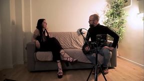 Non ti piace la mia cucina? Allora mangiami il culo stronzo! E beviti il mio piscio. Vedi come ti rido in faccia?