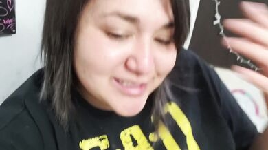 Cute BBW Latina camgirl gets her big ass cleaned for daddies