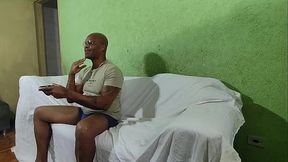 Dei gostoso pro meu primo enquanto ele tava distraido jogando video game