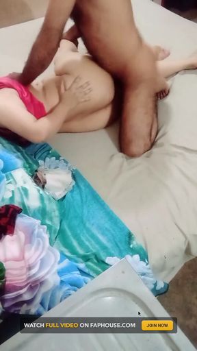 Bhabhi Ki Tange Uthai