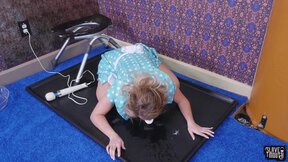 BDSM sexy girl Rebel Rhyder gives a rimjob