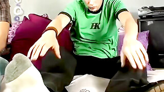 Twink Foot Fetish - Hot Guys Strokes Off While Feeding Each Other's Toes