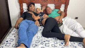 viendo pelicula con mi novio y su mejor amigo que se acuesta al lado mio y empieza a tocarme el culo al lado de mi novio tonto ntr netori