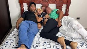 viendo pelicula con mi novio y su mejor amigo que se acuesta al lado mio y empieza a tocarme el culo al lado de mi novio tonto ntr netori