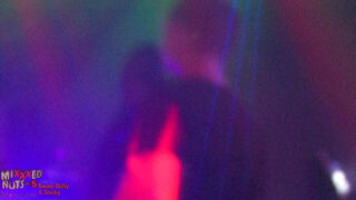 Interracial pipe, éjaculation, couple, trio, bareback, facial, léchage – Domino Star et Micah Andrews, grosse bite noire baisée anale