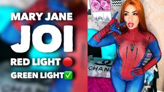 Big to Spider Girl cosplayer ngón tay cô ấy ướt âm hộ trên cam