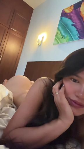 Big-titted amateur shows off her round ass