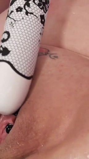 Vibrator pissing