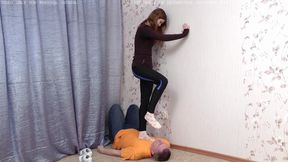 Red-haired chick wants to show who is the boss (0874, 720p)