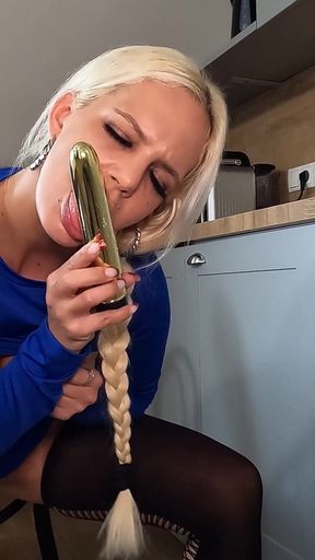 Ig Booty Blonde Begs for a Messy Creampie