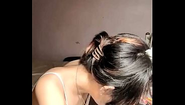 Cute Asian girl draws while naked on Bigo