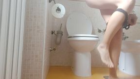 hot and wet with pee .. here is my beautiful pussy