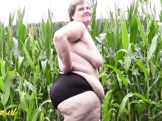 Hirsute Older big beautiful woman Tina Plays With Her Massive Butt & Corpulent Cunt In a Corn Field