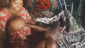 Desi housewife Tel lagakar land malish Kiya