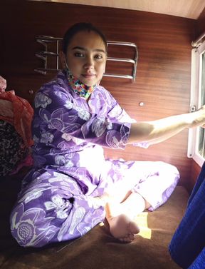 Gaav Ki Desi Bhabi Ko Bus Me Lund Pakdvaya