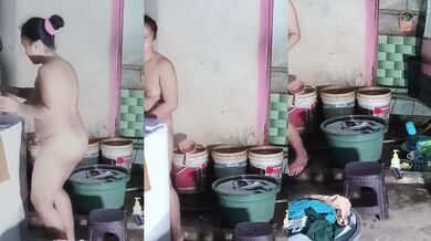 Joget telanjang sambil colmek memang nikmat