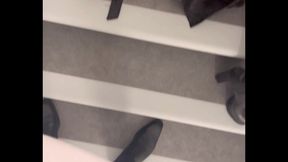 petite soiree au resto je decide de le chauffer dans les escaliers de l...
