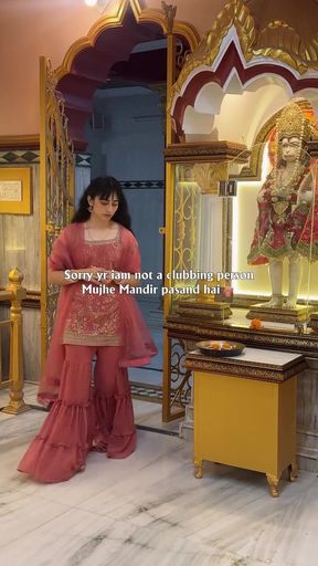 Professional desi Indian sits and works on their average black cock
