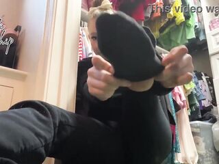 Hawt Worker Beauty Foot Sneaker Fetish Show Off